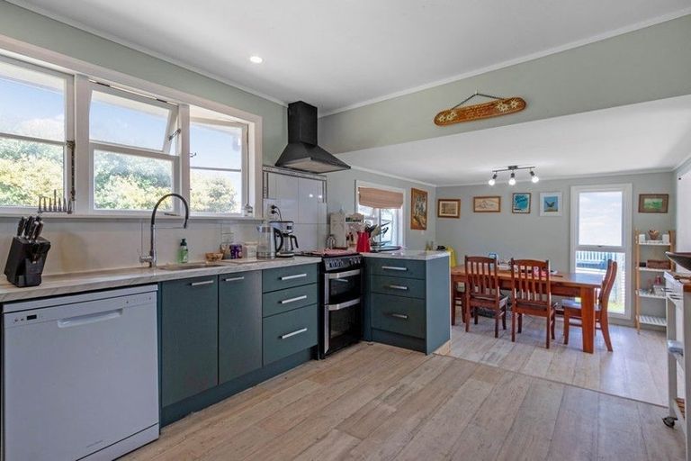 Photo of property in 99 Cornfoot Street, Castlecliff, Whanganui, 4501