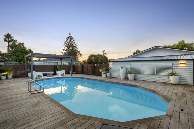 Photo of property in 9 Ranch Avenue, Beach Haven, Auckland, 0626