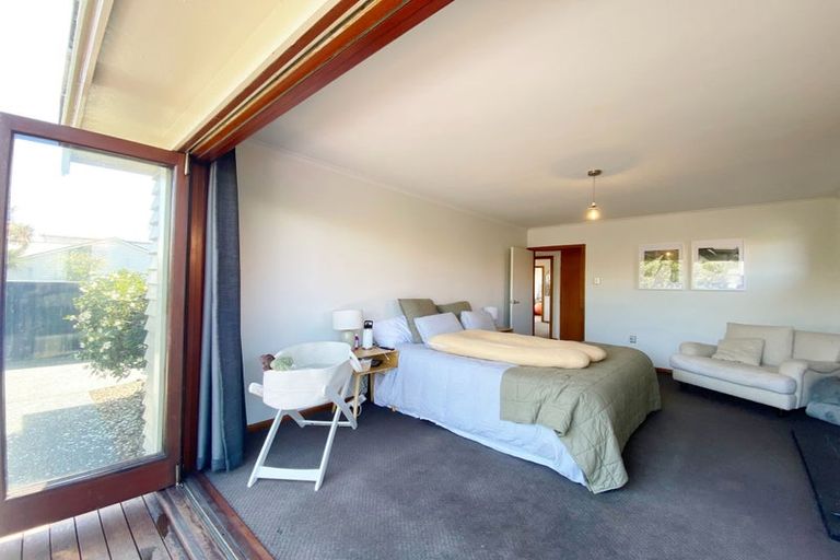 Photo of property in 11 Estuary Road, New Brighton, Christchurch, 8061