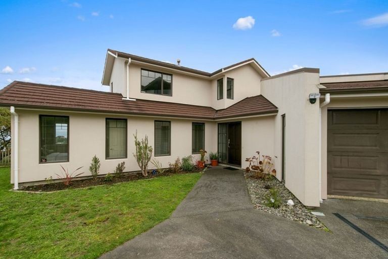 Photo of property in 49 Dowse Drive, Maungaraki, Lower Hutt, 5010