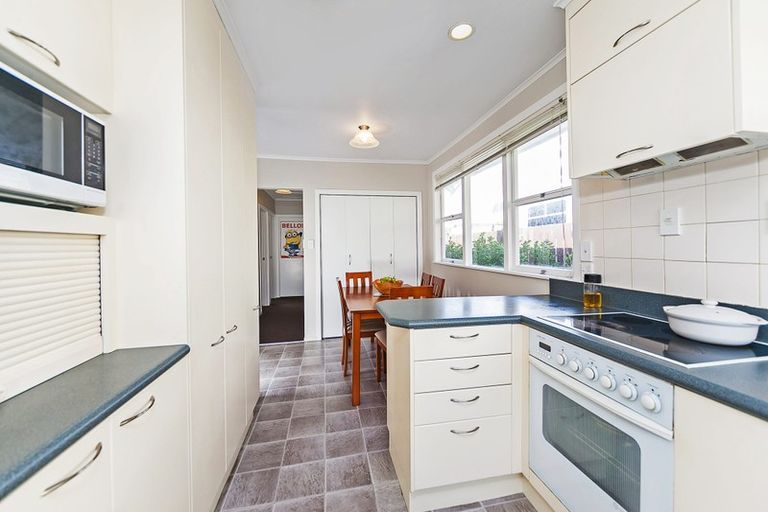 Photo of property in 30b Tiroroa Avenue, Te Atatu South, Auckland, 0610