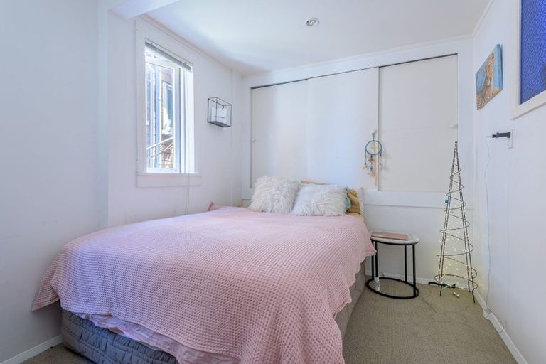 Photo of property in 148 The Esplanade, Houghton Bay, Wellington, 6023