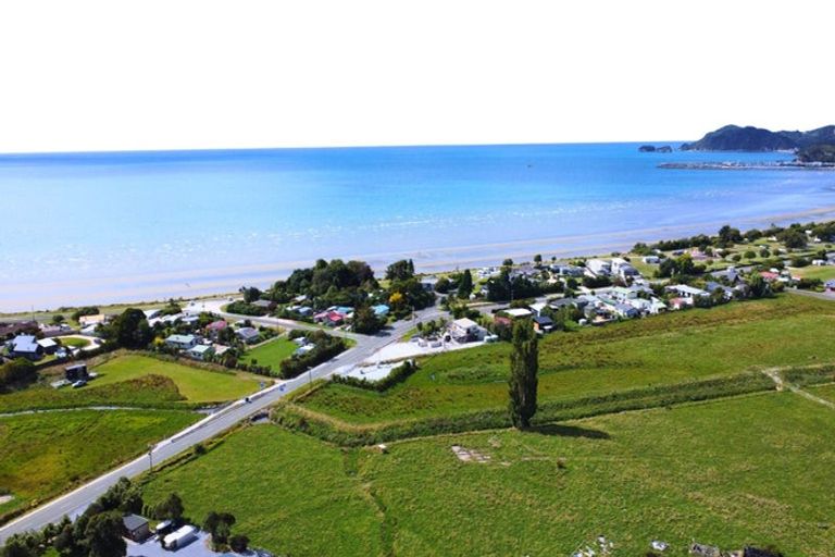 Photo of property in 729 Abel Tasman Drive, Pohara, Takaka, 7183