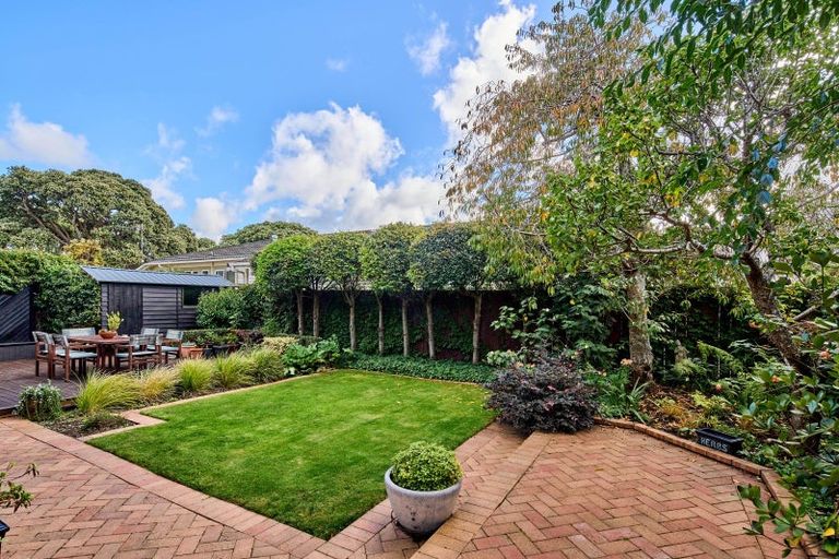 Photo of property in 3 Kauri Street, Woburn, Lower Hutt, 5011