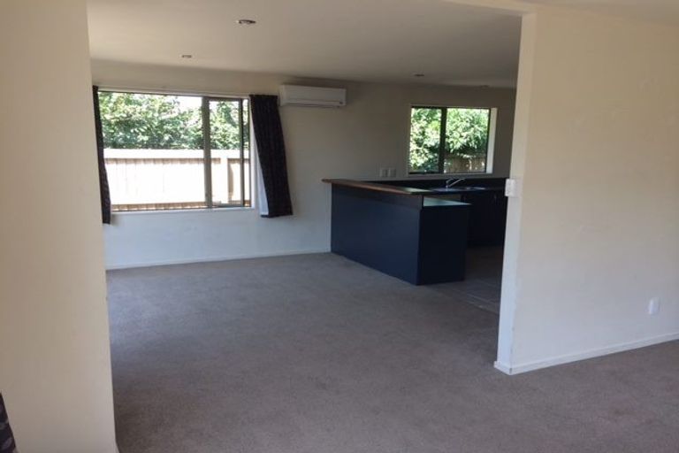 Photo of property in 218 Wainoni Road, Avondale, Christchurch, 8061