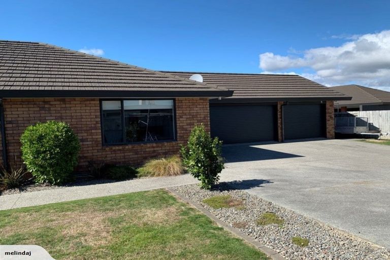 Photo of property in 4 Manhattan Court, Kelvin Grove, Palmerston North, 4414