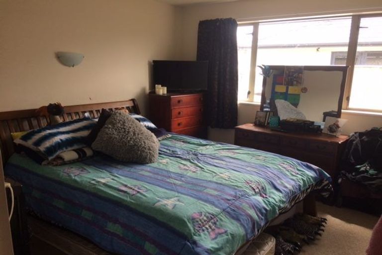 Photo of property in 218 Wainoni Road, Avondale, Christchurch, 8061