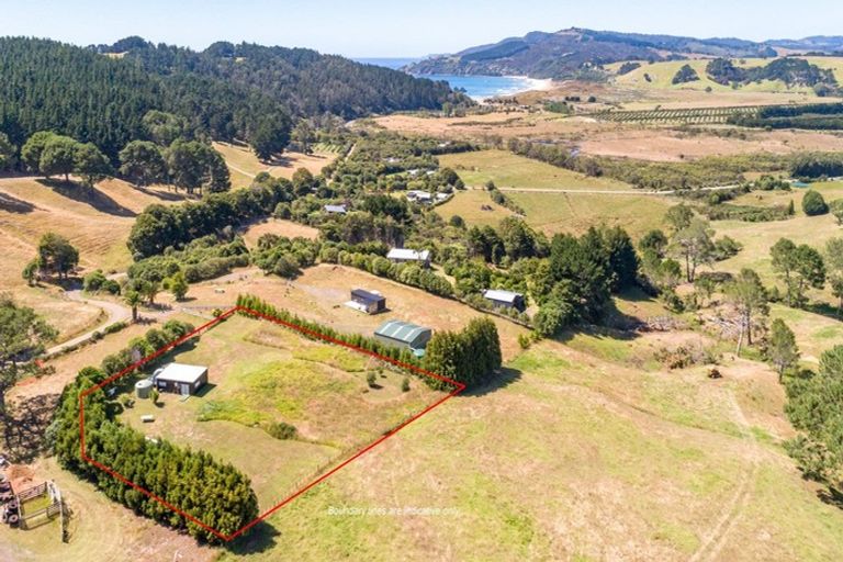 Photo of property in 102d Link Road, Hahei, Whitianga, 3591