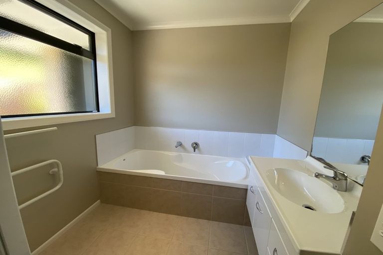 Photo of property in 10 Pukeko Place, Picton, 7220