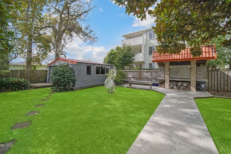 Photo of property in 27d Swanson Road, Henderson, Auckland, 0610