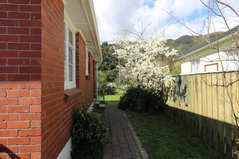 Photo of property in 199 Riverside Drive, Waterloo, Lower Hutt, 5011