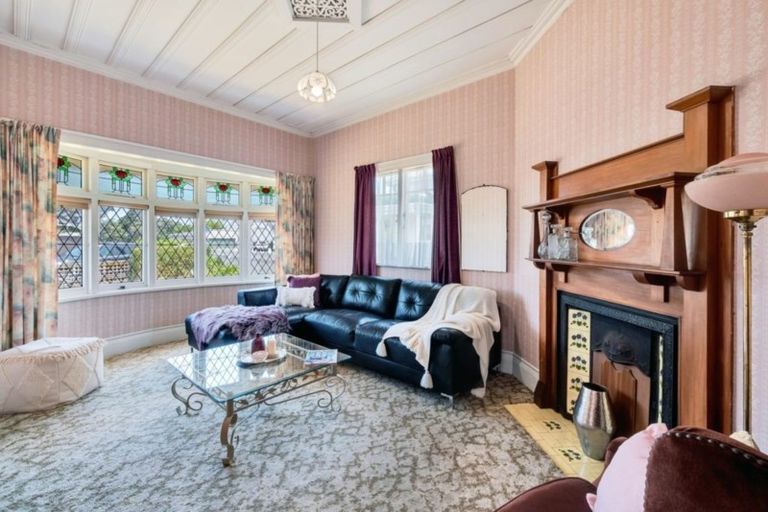 Photo of property in 103 Queen Street, Northcote Point, Auckland, 0627