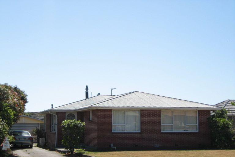 Photo of property in 49 Bickerton Street, Wainoni, Christchurch, 8061