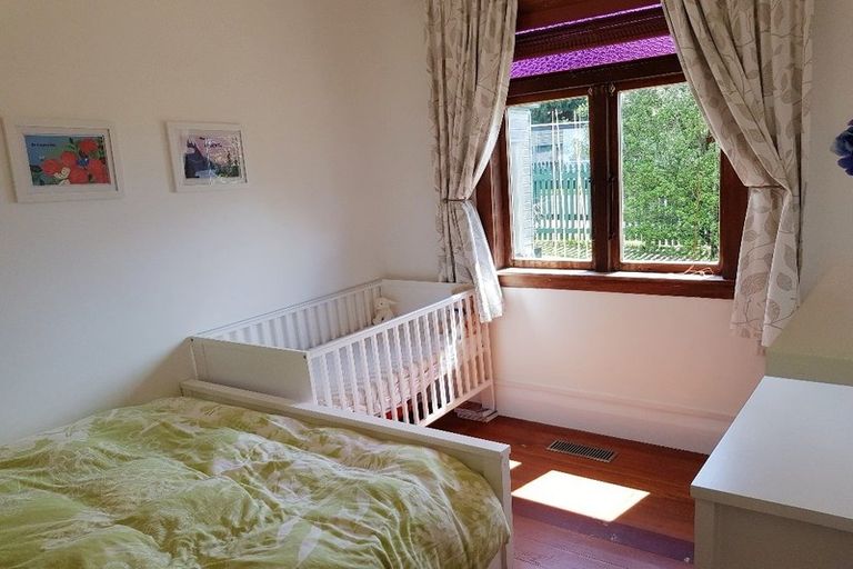 Photo of property in 10/27 Nikau Street, New Lynn, Auckland, 0600