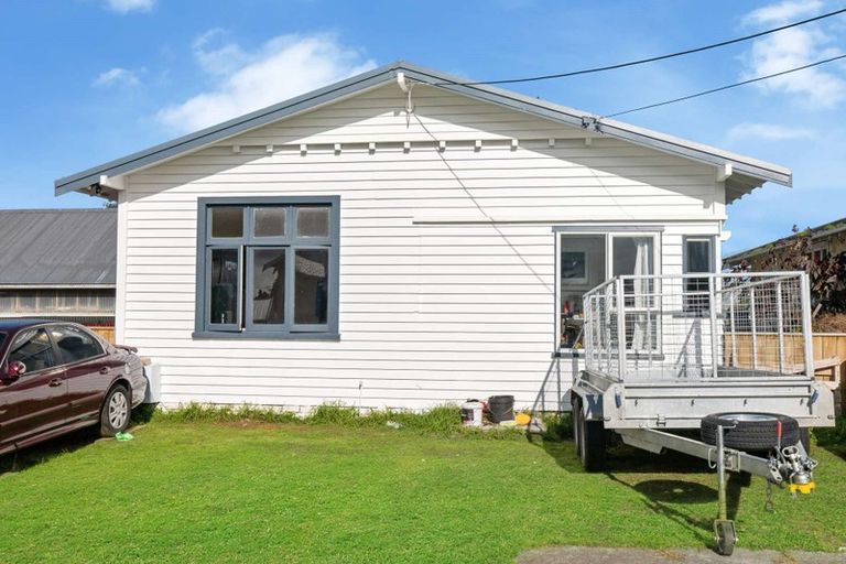 Photo of property in 1 Brunswick Road, Aramoho, Whanganui, 4500