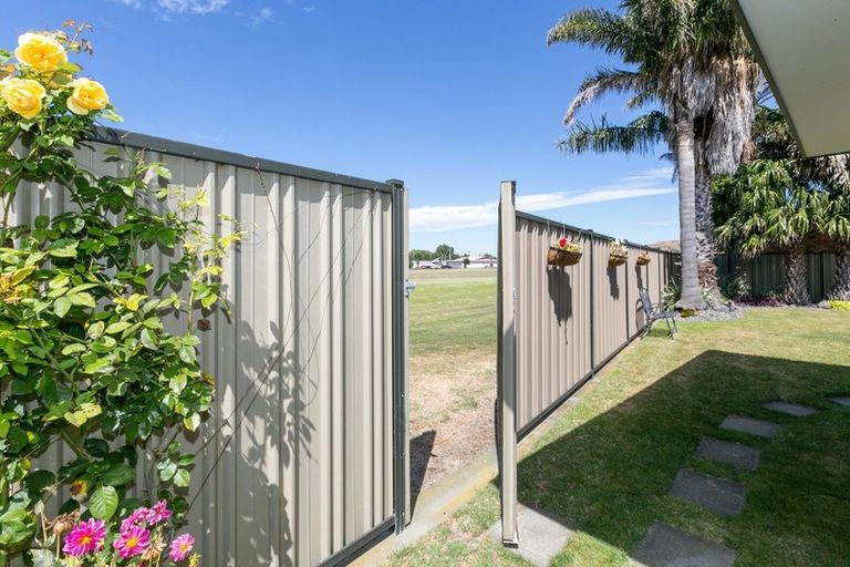 Photo of property in 18 Forbury Way, Taradale, Napier, 4112