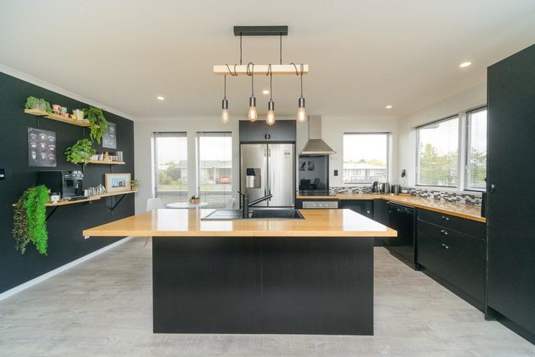 Photo of property in 73 Havelock Avenue, Westbrook, Palmerston North, 4412