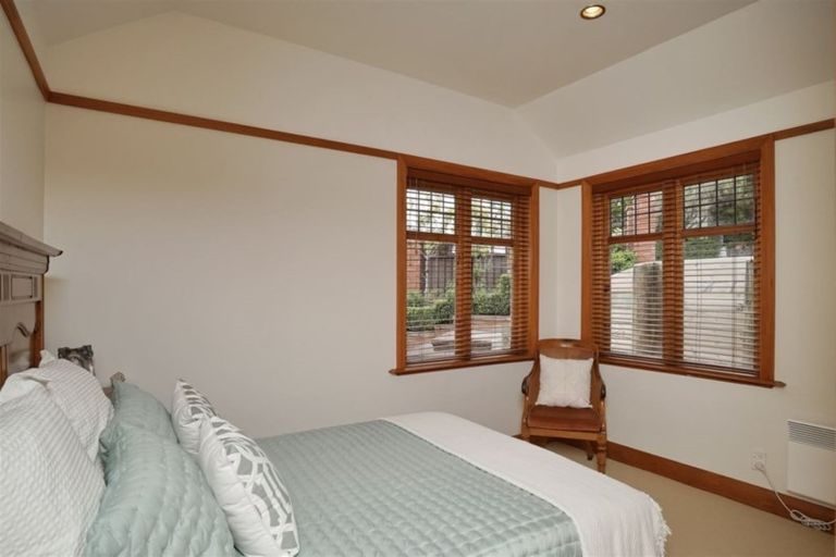 Photo of property in 8 Hackthorne Road, Cashmere, Christchurch, 8022