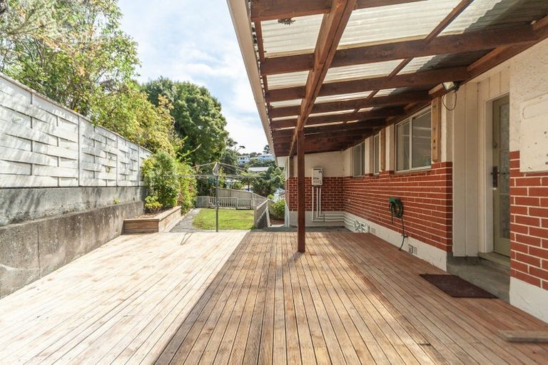 Photo of property in 1 Paddington Grove, Karori, Wellington, 6012