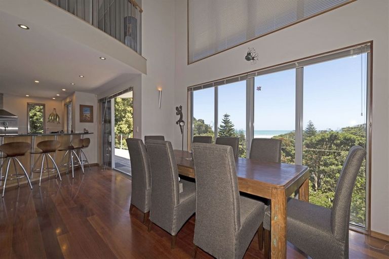 Photo of property in 10 Waitea Road, Muriwai, Waimauku, 0881