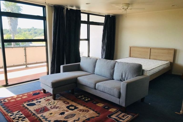 Photo of property in 13/372 Rosedale Road, Rosedale, Auckland, 0632