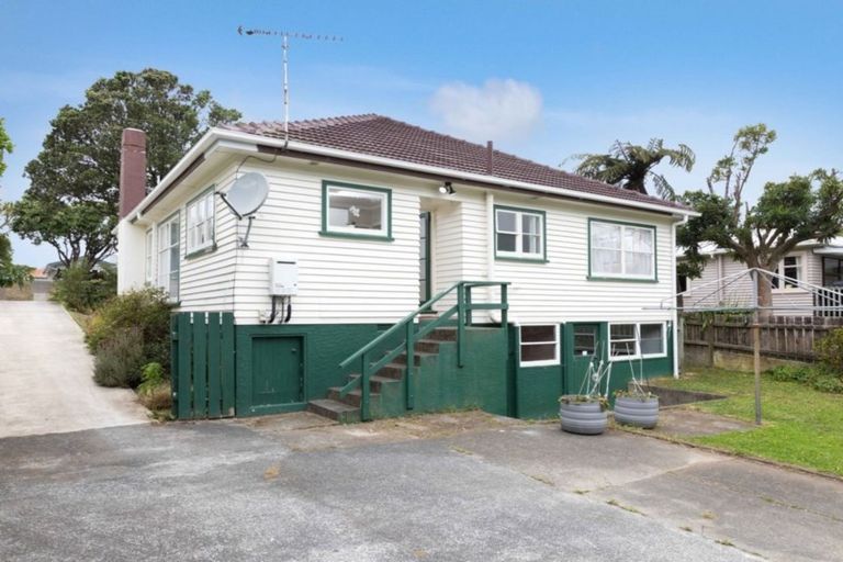 Photo of property in 5 Franklyn Road, Tawa, Wellington, 5028