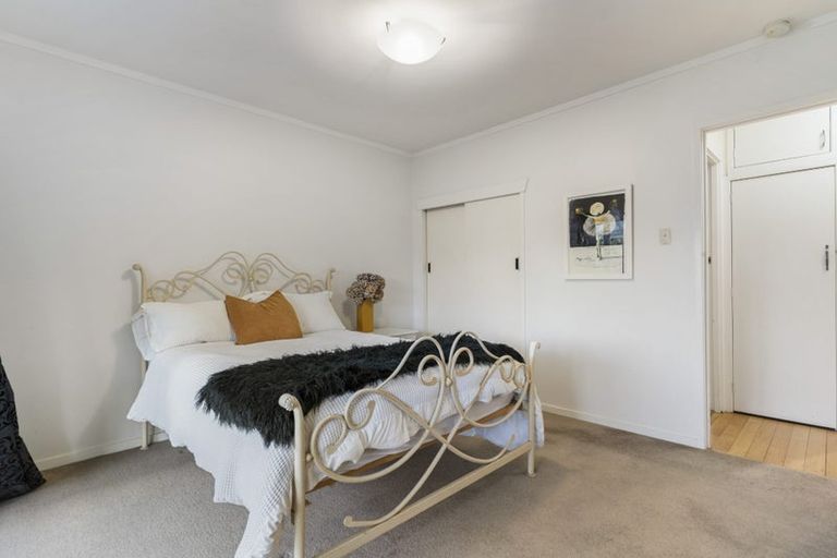 Photo of property in 1/420 Beach Road, Mairangi Bay, Auckland, 0630