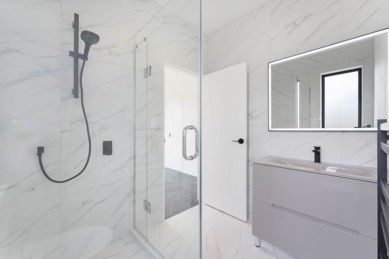 Photo of property in 32 Puhikawa Street, Massey, Auckland, 0614