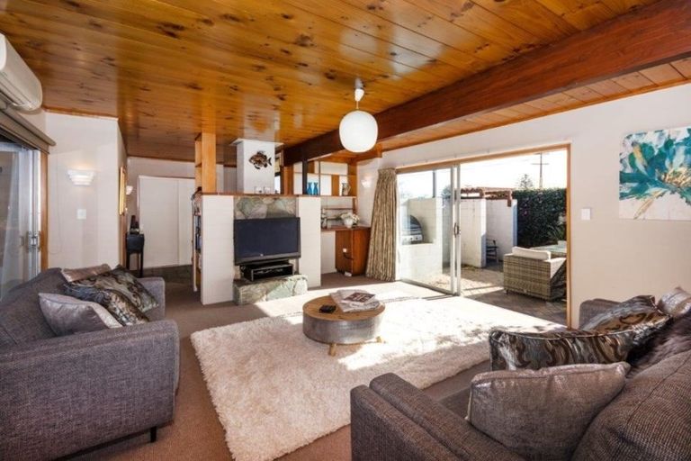 Photo of property in 38 Youngs Road, Papakura, 2110