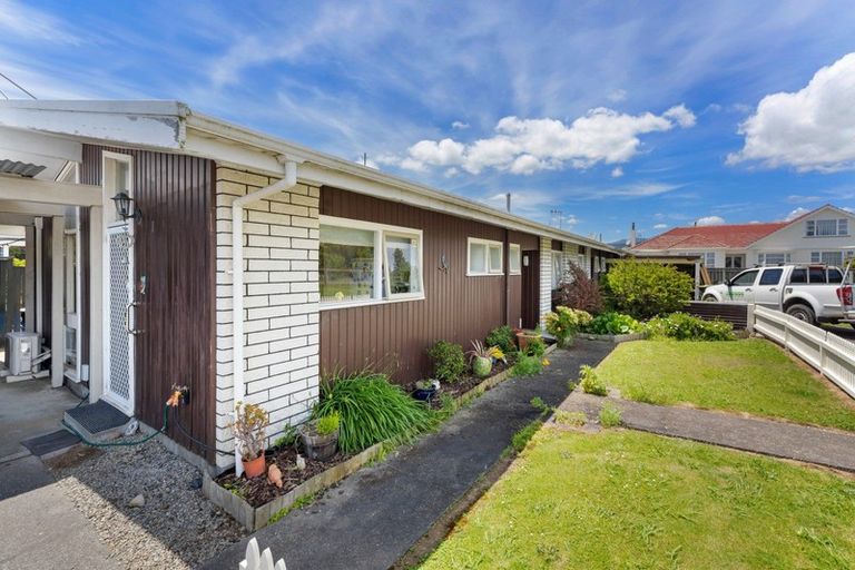 Photo of property in 37 Kent Street, Levin, 5510