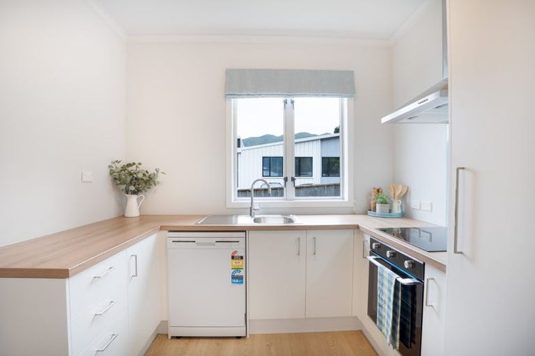 Photo of property in 75 Raukawa Street, Stokes Valley, Lower Hutt, 5019