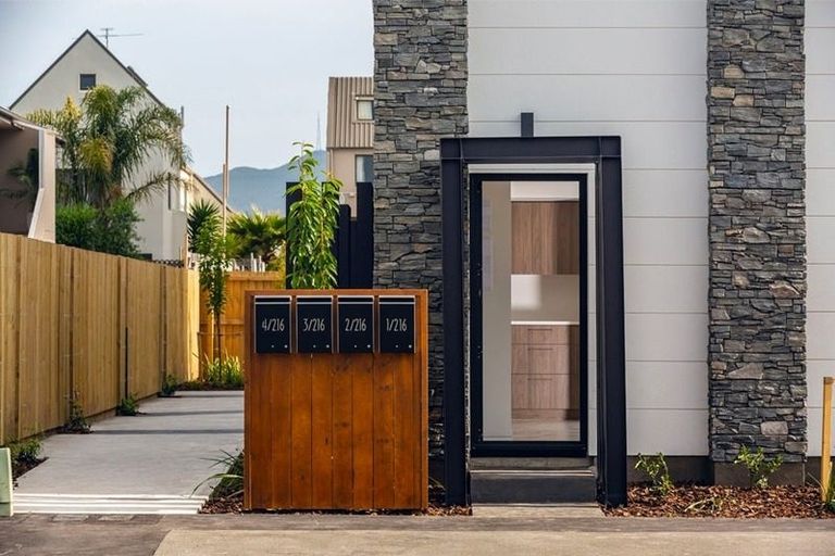 Photo of property in 2/216 Worcester Street, Christchurch Central, Christchurch, 8011
