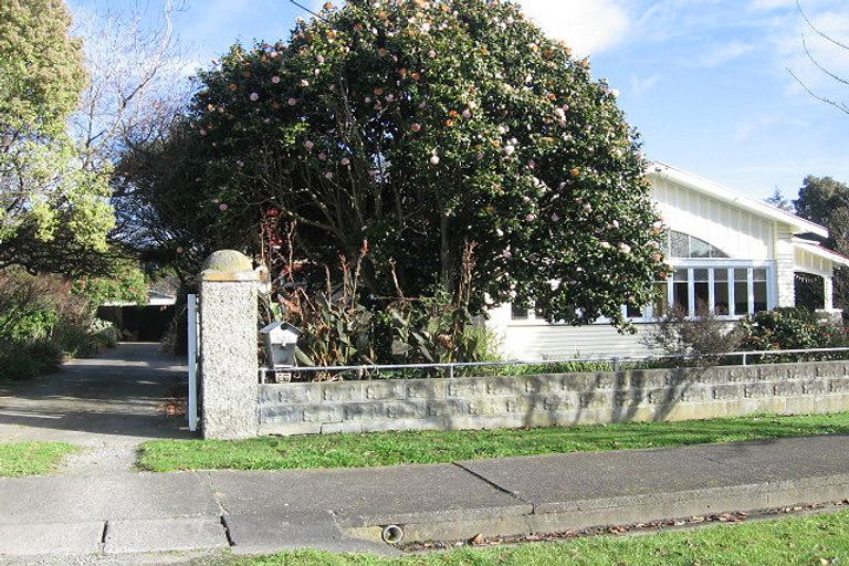 Photo of property in 27 Wellington Street, Feilding, 4702