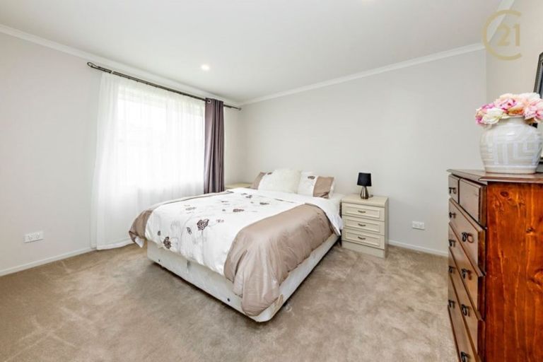 Photo of property in 3 Rohea Place, Opaheke, Papakura, 2113