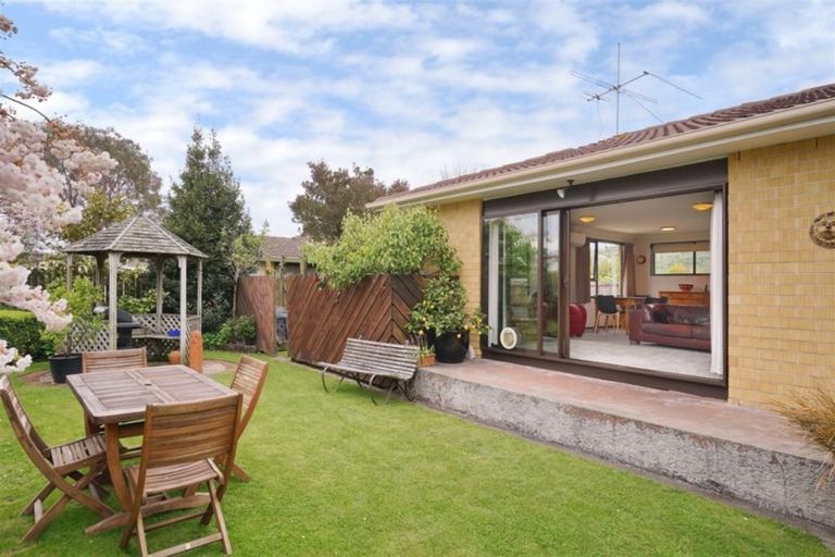 Photo of property in 34 Laing Crescent, Heathcote Valley, Christchurch, 8022