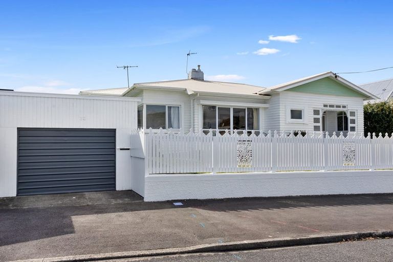 Photo of property in 33 Beach Street, Fitzroy, New Plymouth, 4312