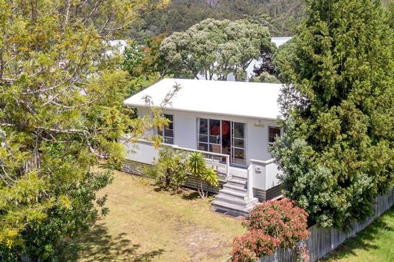 Photo of property in 102 Brook Place, Whangamata, 3620