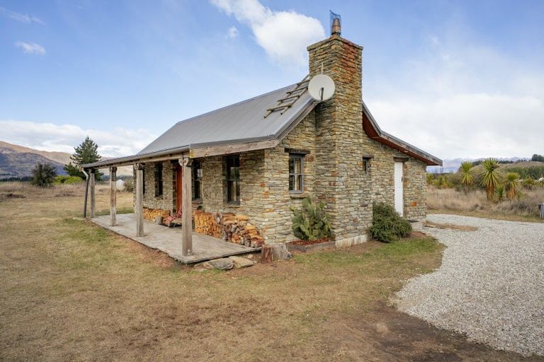 Photo of property in 66 Te Awa Road, Albert Town, Wanaka, 9382