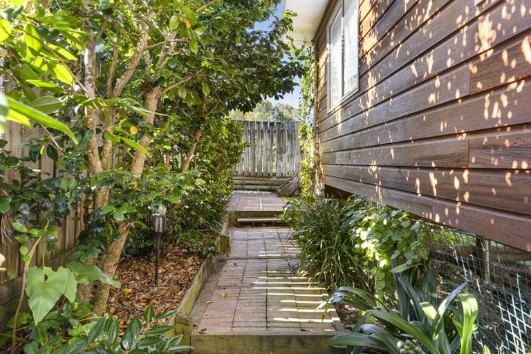 Photo of property in 16a Kokiri Street, Te Atatu South, Auckland, 0610