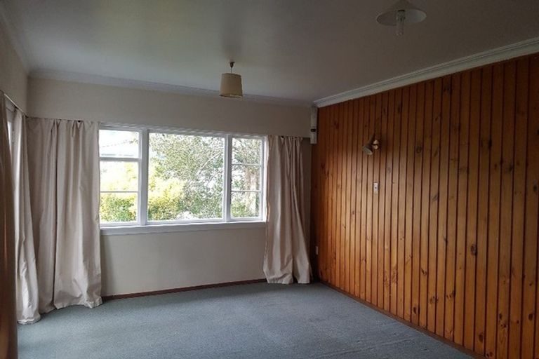 Photo of property in 12 Olivia Crescent, Tawa, Wellington, 5028