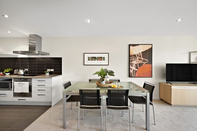 Photo of property in Portal Apartments, 7b/42 Cable Street, Te Aro, Wellington, 6011