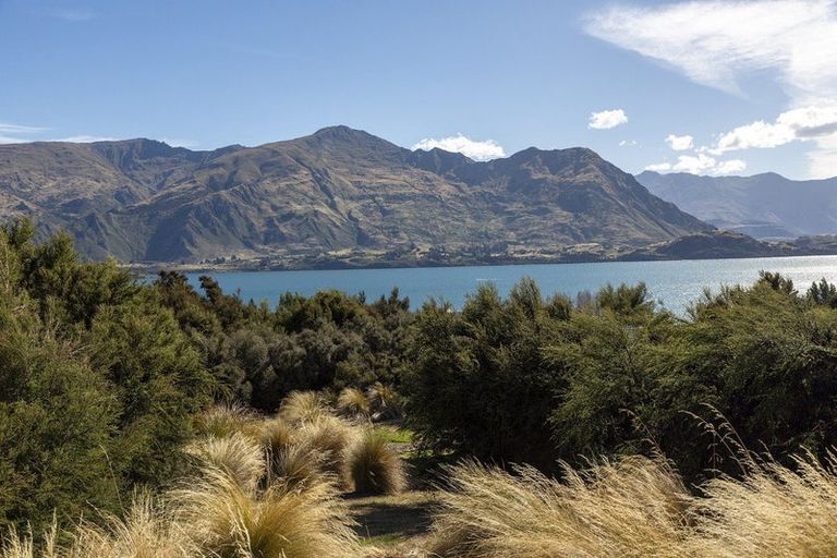 Photo of property in 24 Briar Bank Drive, Wanaka, 9305