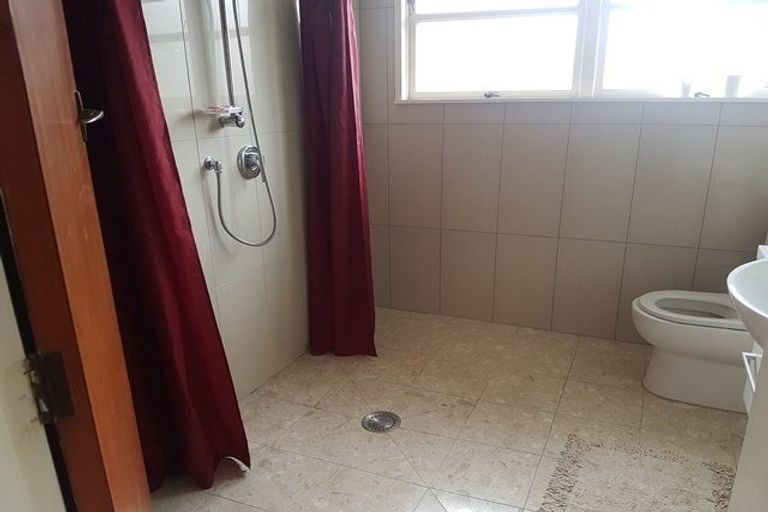 Photo of property in 6 Hollows Crescent, Takaro, Palmerston North, 4412