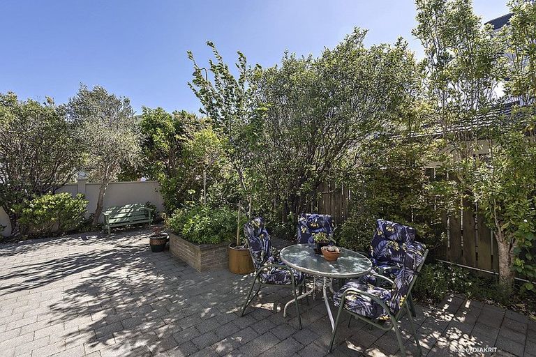 Photo of property in 24 Amesbury Drive, Churton Park, Wellington, 6037