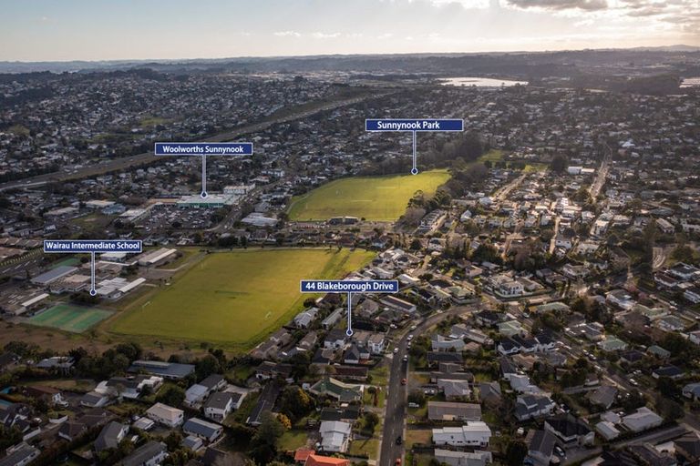 Photo of property in 44d Blakeborough Drive, Forrest Hill, Auckland, 0620