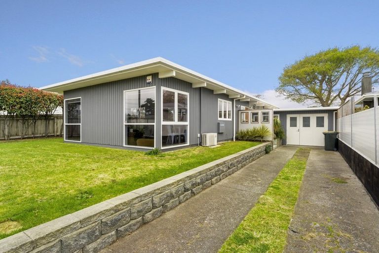 Photo of property in 34 Gray Avenue, Paraparaumu Beach, Paraparaumu, 5032