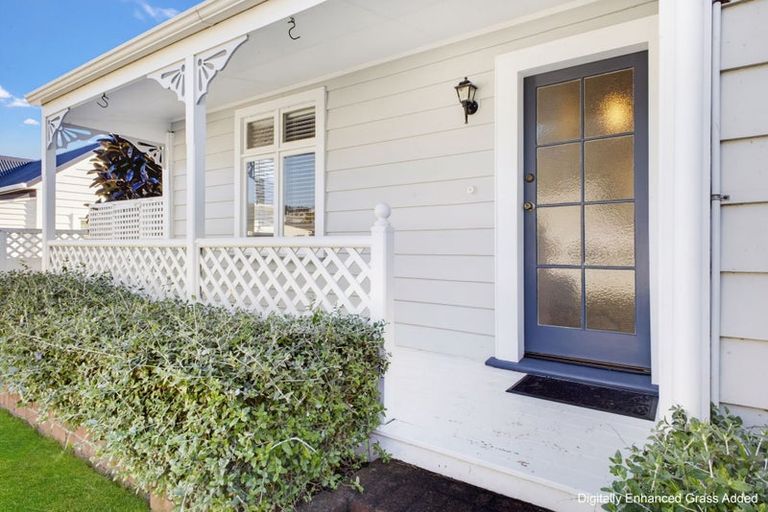 Photo of property in 131 Lemon Street, New Plymouth, 4312