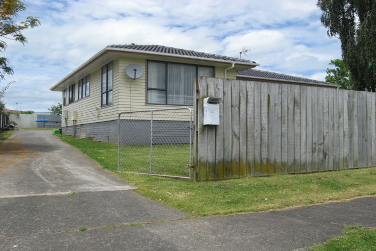 Photo of property in 4 Heyford Close, Mangere, Auckland, 2022
