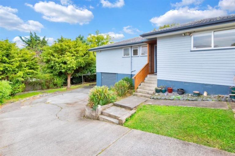 Photo of property in 11 South Pacific Place, Henderson, Auckland, 0612