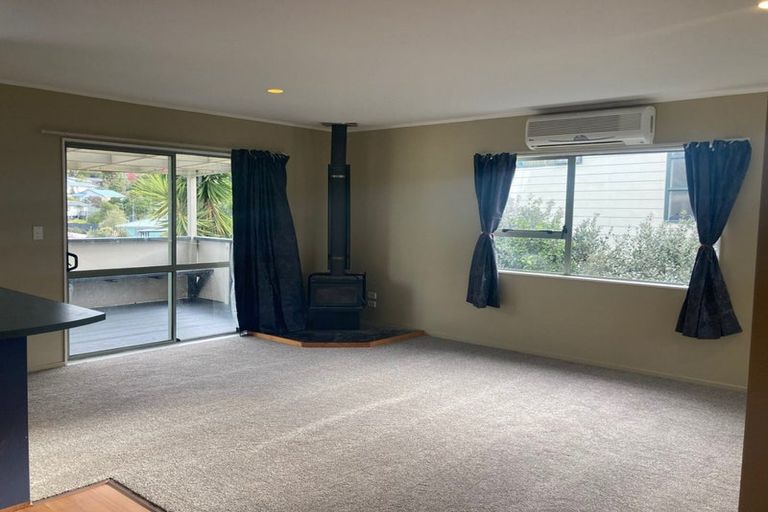 Photo of property in 15 Loughanure Place, Massey, Auckland, 0614